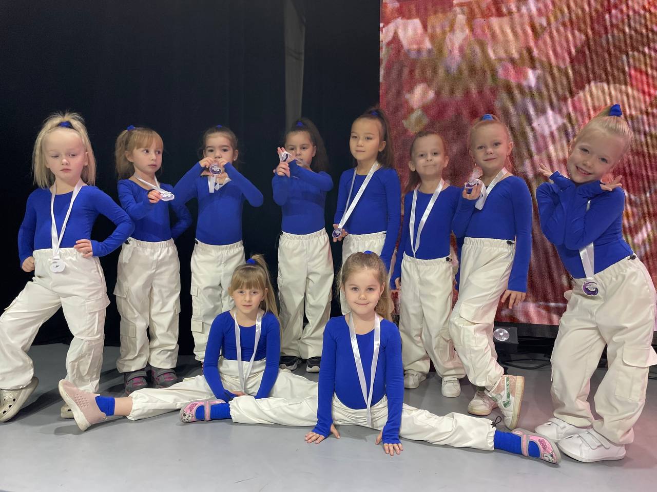 Закулісся — це більше, ніж просто очікування. Тут починається виступ. Саме в ці хвилини ми...